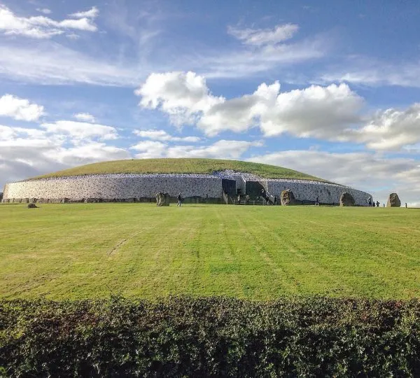 Newgrange and Hill of Tara Private Chauffeur Tour