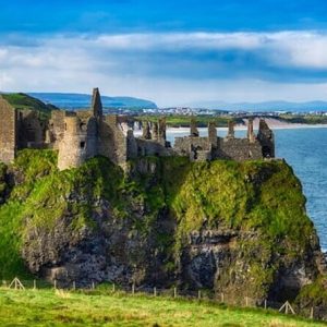 Giants Causeway and Belfast 2-Day Private Chauffeur Tour from Dublin